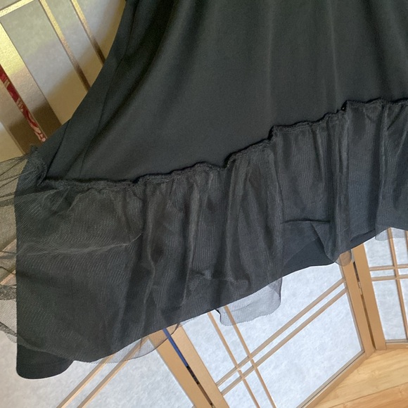 Black party dress with gold embroidered tulle, size 18 - Picture 7 of 9